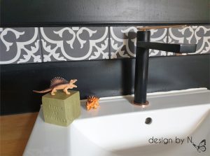 décoration salle de bain noire